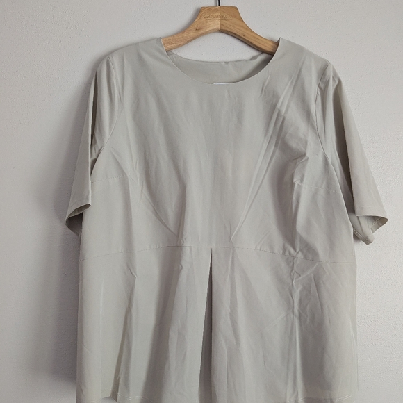 Ingrid + Isabel Zipper Back Maternity Top - Picture 3 of 6